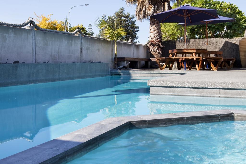 Beach House Motel Папамоа Екстериор снимка